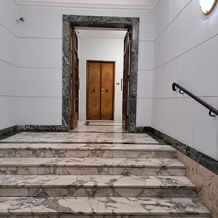 Giovanni Porta Metronia * Rome